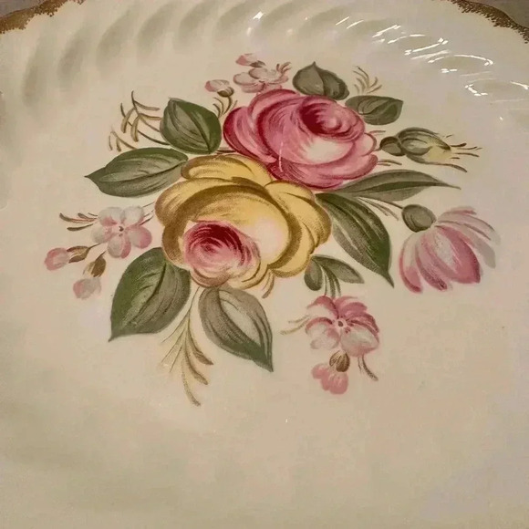 Vintage Royal China Warranted 22 Karat Gold QUBAN ROYAL 10.5” Dinner Plate - Picture 2 of 11